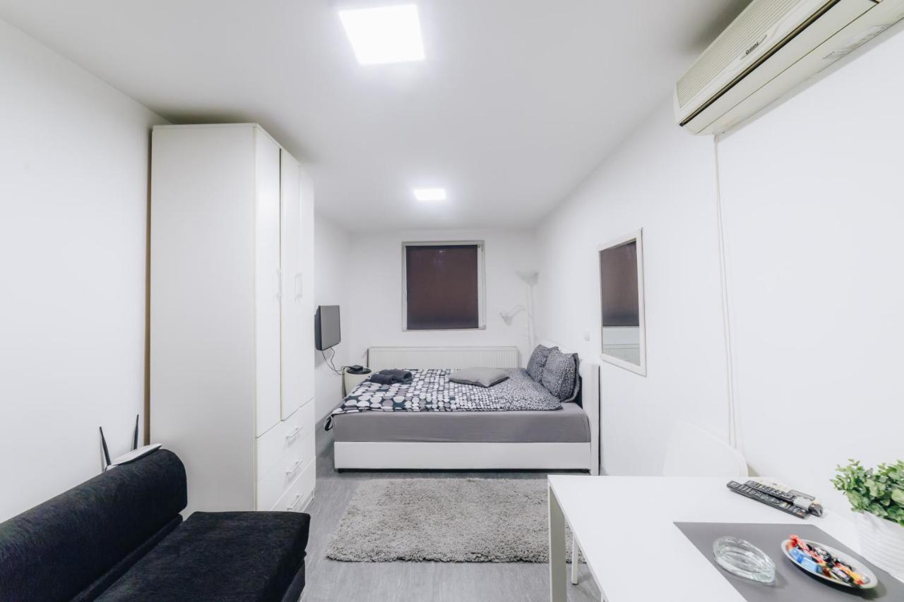 Apartments Luka Крагуєваць Екстер'єр фото