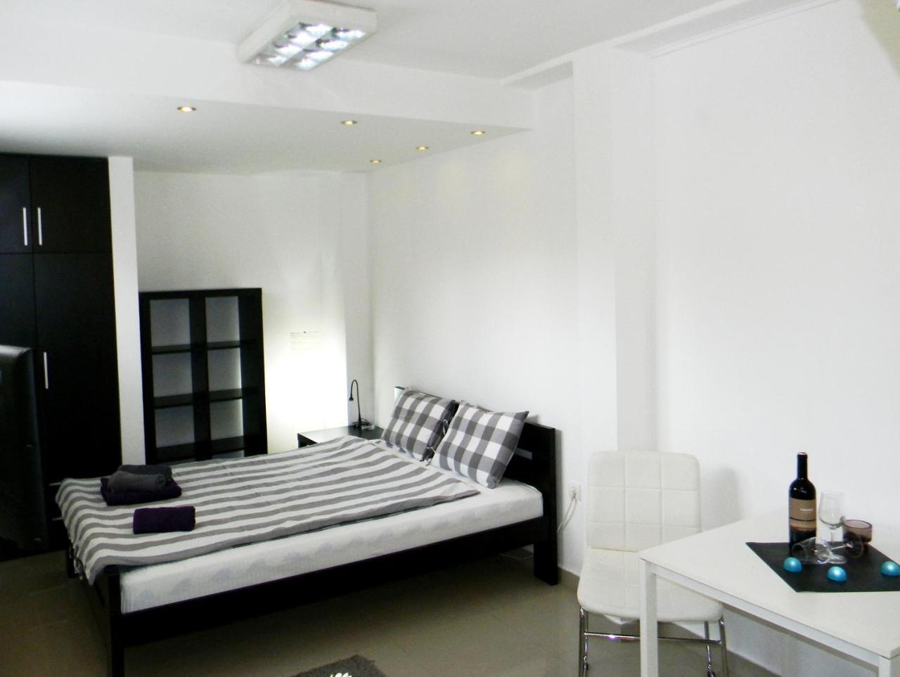 Apartments Luka Крагуєваць Екстер'єр фото